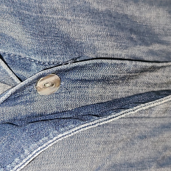 Women's Liverpool of Los Angeles Denim Button Down Top - Picture 3 of 7